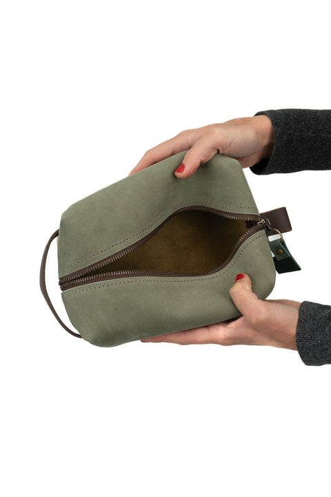 Toiletry Kit No. 03