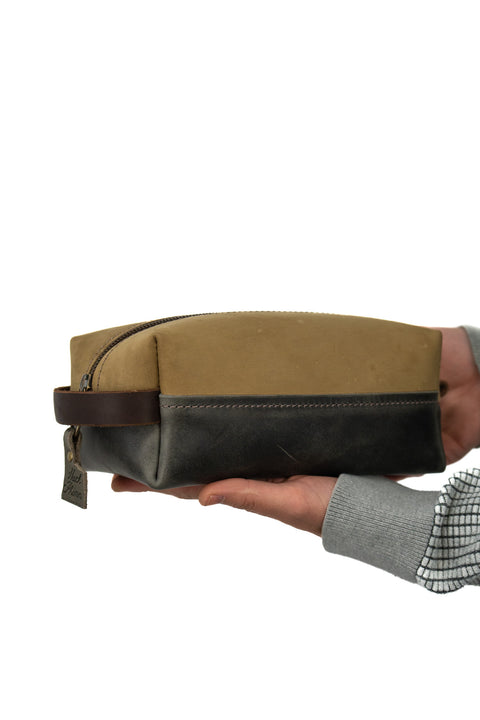 Toiletry Kit No. 07