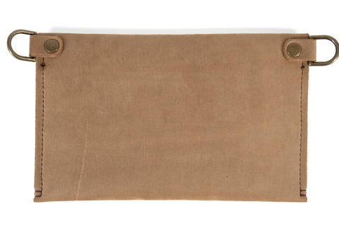Essential Clutch No. 04