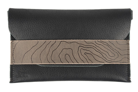 Essential Clutch No. 05